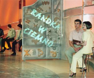 Randka w ciemno. Fenomen miłości zza parawanu