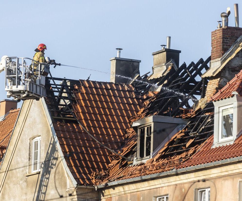 Tragiczny pożar we Wrzeszczu. Nie żyje jedna osoba, 40 lokatorów musiało opuścić mieszkania