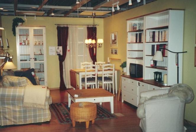 W 1998 roku w Krakowie otwarto sklep IKEA. Te zdjęcia nigdy wcześniej nie były publikowane!