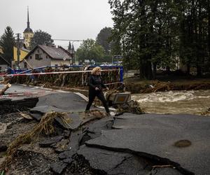 Powódź w Czechach. Przerwane wały zalewają Jesenik i Ostrawę