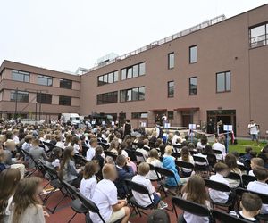 Rozpoczęcie roku w nowej szkole na Mokotowie. Zbudował ją deweloper