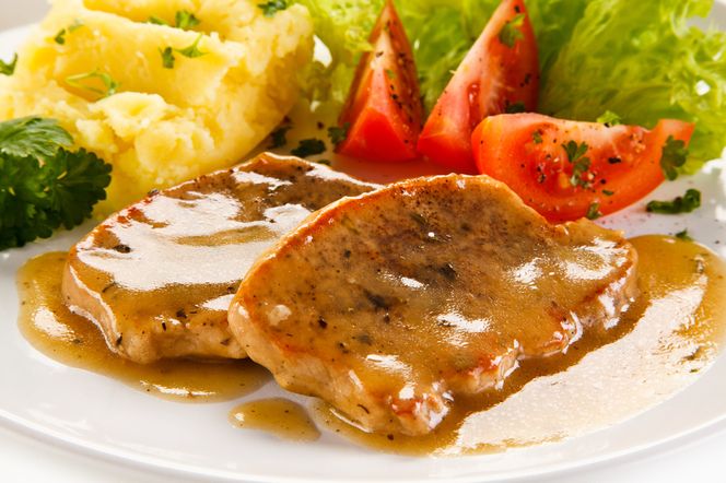 Karkówka w sosie chrzanowo-musztardowym - soczyste mięso, które rozpływa się w ustach