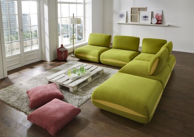 sofa w salonie