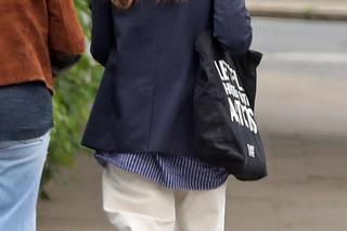 Keira Knightly na spacerze z matką