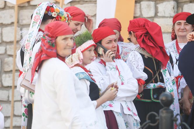 Tysiące kobiet i dziewcząt na pielgrzymce do Piekar Śląskich. "Jestem w Kościele, więc idę"