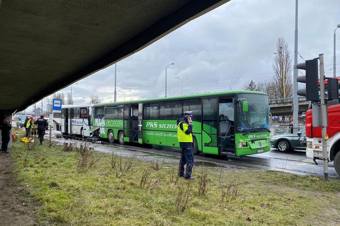 Ruszyło śledztwo w sprawie wypadku z udziałem autokarów na ul. Gdańskiej w Szczecinie