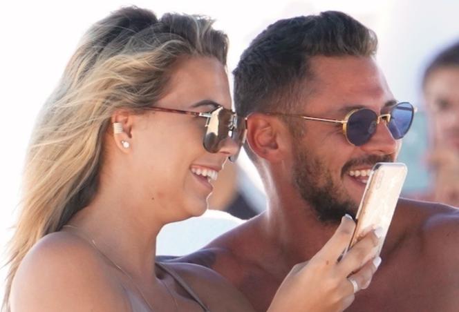 Sandra Kubicka z chłopakiem na plaży