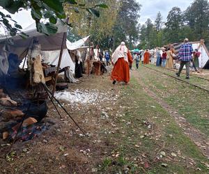 Odbywający się w Mrozach Festyn Archeologiczny to wydarzenie, które z roku na rok przyciąga coraz więcej umieszkańców regionu i turystów