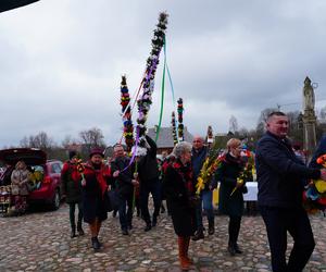 Rekordowe palmy i kiermasz świąteczny w Krynkach