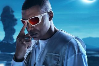 Od wyścigów po streetwear – Oakley redefiniuje współczesny lifestyle