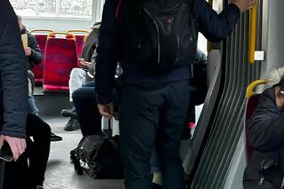 Robert Biedroń zaczepiany w tramwaju przez współpasażerów