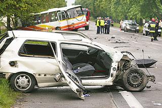 Pijak zabił 2 osoby a sam przeżył