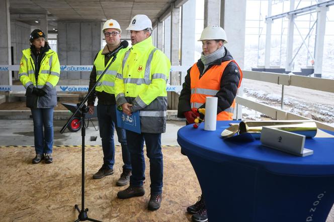 Uroczystość na terenie nowej stacji techniczno-postojowej metra w Warszawie