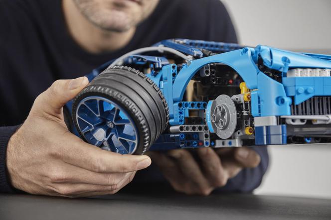 Bugatti Chiron z klocków LEGO