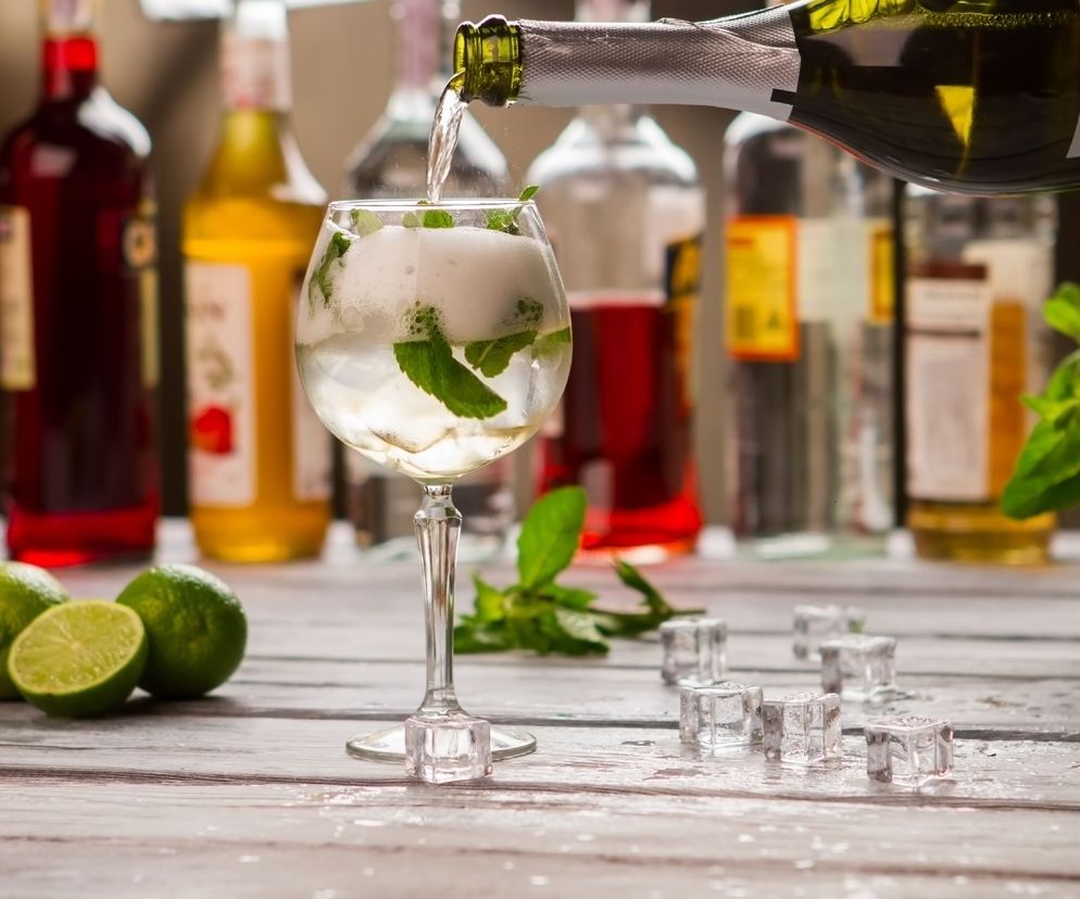Drinki z bąbelkami - 9 przepisów na koktajle z szampanem lub winem musującym