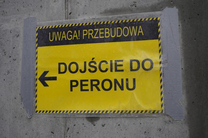 Wielkie otwarcie tunelu pod torami w Niewodnicy Kościelnej. Tak przebiegają prace w ramach Rail Baltica [ZDJĘCIA]