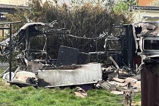 Koszmarny finał pożaru przyczepy w Lipnie. Piotr nie żyje, Jan oskarżony o podpalenie