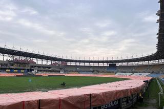 Tor pod plandeką na stadionie Stali Gorzów