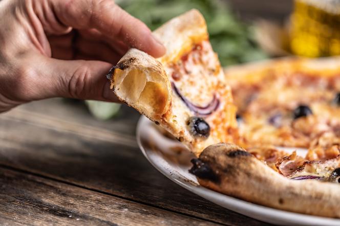 Czy przypalone brzegi pizzy są rakotwórcze? W końcu znamy odpowiedź