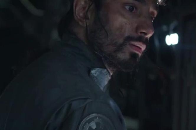 Gwiezdne Wojny – ciężko chory fan zdążył obejrzeć Łotra 1 przed śmiercią! gest Star Wars