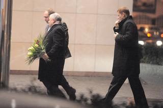 Prezes PiS dał kwiaty Monice Olejnik (zdjęcia!)