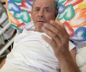 Pan Bolesław Strzeliński dwa dni leżał na podłodze. Uratował go dzielnicowy