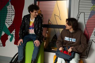 Barwy szczęścia, odcinek 3229: Romeo (Jacek Tyszkiewicz), Wiktor (Grzegorz Kestranek)