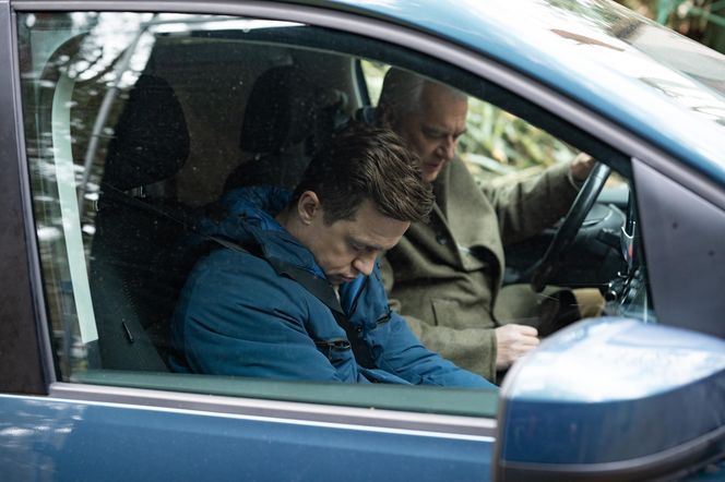 Barwy szczęścia, odc. 3199: Władysław Grad (Zbigniew Stryj), Modrzycki (Piotr Ligienza)