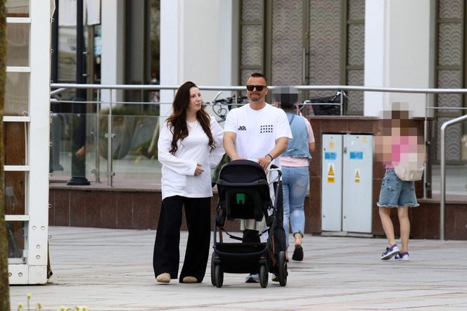 Marcin Hakiel z Dominiką i synkiem Romeo w Sopocie