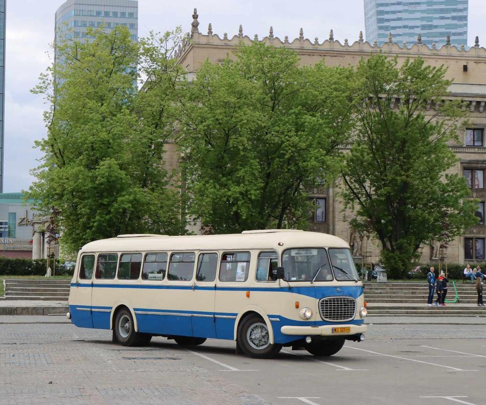 Ogórkiem po Wrocławiu wieczorową porą. Ale old school!