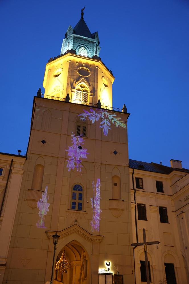 Świąteczna iluminacja ozdabia Wieżę Trynitarską w Lublinie 2023