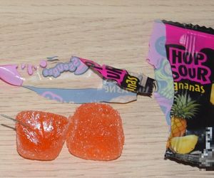 Metalowe druciki w cukierkach. Policja szuka sprawcy