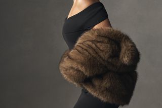 Rita Ora x Primark. Nowa zimowa kolekcja dla fanów świątecznego szyku