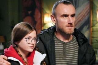 Barwy szczęścia odc. 3189. Pola (Gabriela Szewczyk), jej ojciec Zbyszek (Krzysztof Chudzicki)