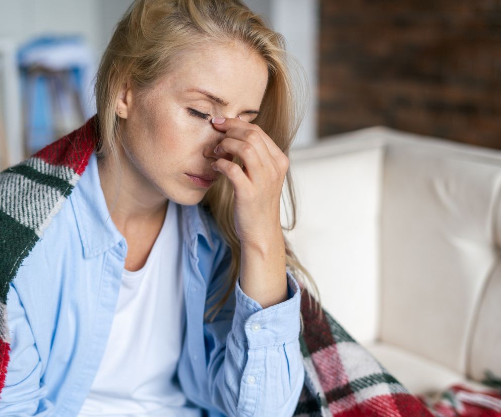 Objawy COVID-19, które występują u osób zaszczepionych. Te cztery symptomy ma większość