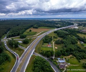 Czołowe zderzenie na obwodnicy Koszalina! Dwie osoby nie żyją, czworo dzieci rannych