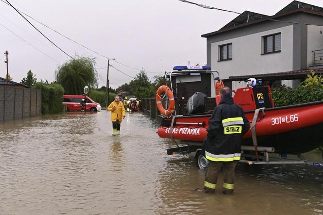 Czechowice Dziedzice. Ewakuacja mieszkańców z zalanych terenów