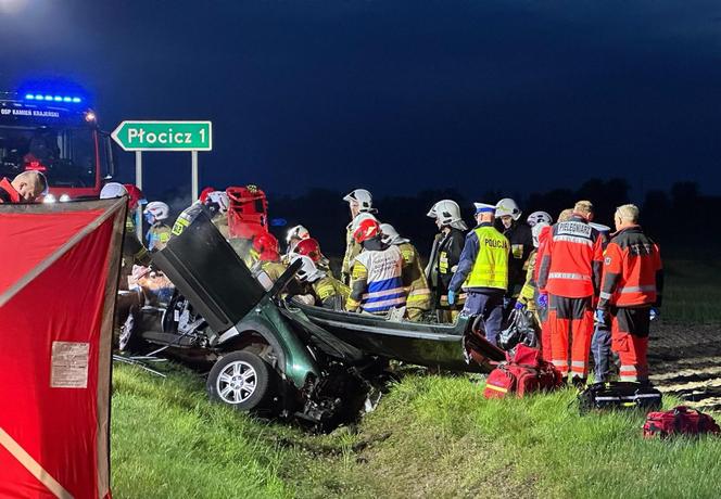 Tragiczny wypadek w Płociczu. Dwóch kierowców nie żyje