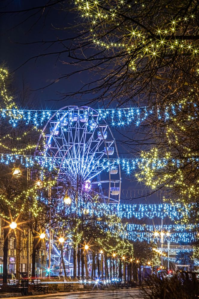 Świąteczne iluminacje w Częstochowie gotowe na jarmark bożonarodzeniowy