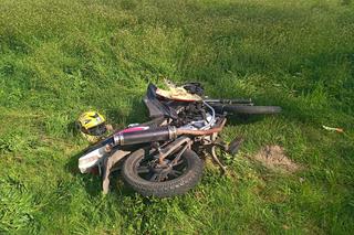 Rannego motocyklistę przetransportowano do szpitala helikopterem Lotniczego Pogotowia Ratunkowego