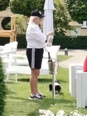 Ewa Kasprzyk pokazuje brzuszek jak młódka 
