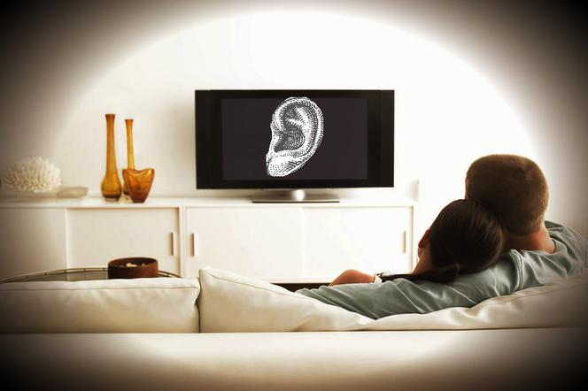 Telewizor gumowe ucho. Uważaj, co kupujesz - ten telewizor może Cię podsłuchiwać!