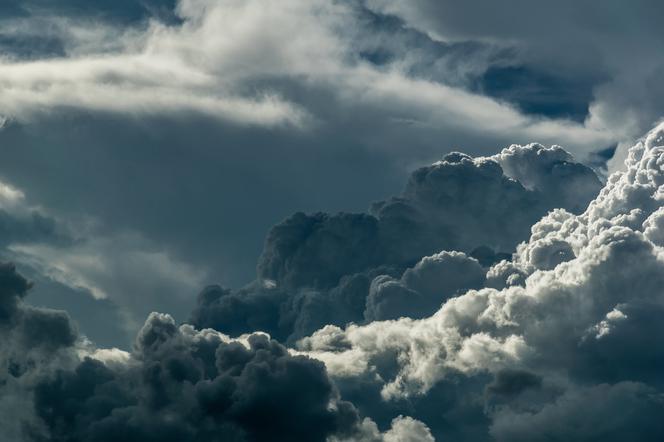 Chmury burzowe - gdzie się pojawią? Oto najnowsza prognoza pogody i alert IMGW
