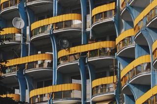 7 najpiękniejszych bloków z PRL-u w Polsce - zobacz zdjęcia budynków, które walczą ze stereotypem wielkiej płyty