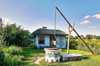 To najpiękniejsza wieś w Małopolsce według AI. Jej ozdobą się malowane domy