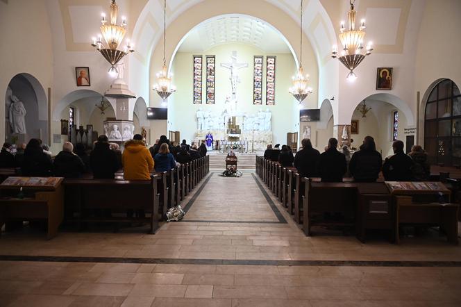 Morze łez nad trumną Ewy Orłowskiej. Zginęła z ręki kochanka. Pogrzeb w Starogardzie Gdańskim