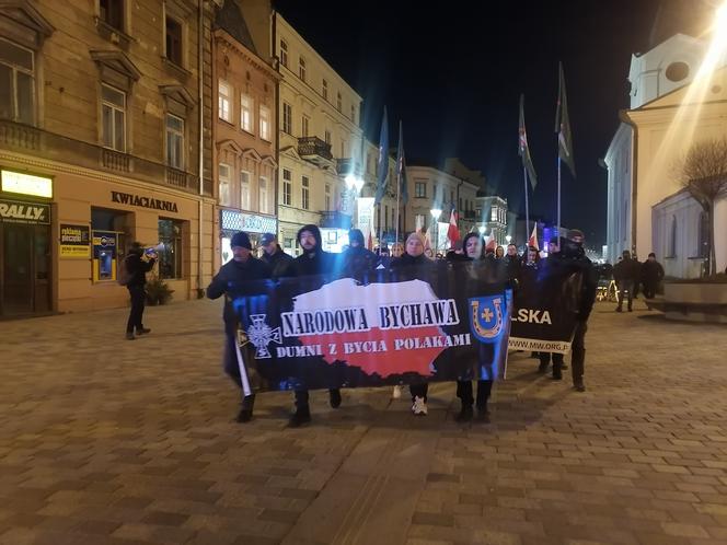 Marsz Pamięci Żołneirzy Wyklętych w Lublinie. Wcześniej odbył się laserowy pokaz