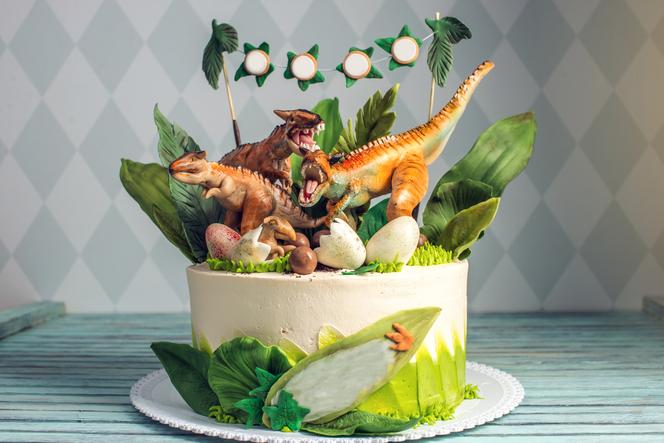 Tort urodzinowy z dinozaurami