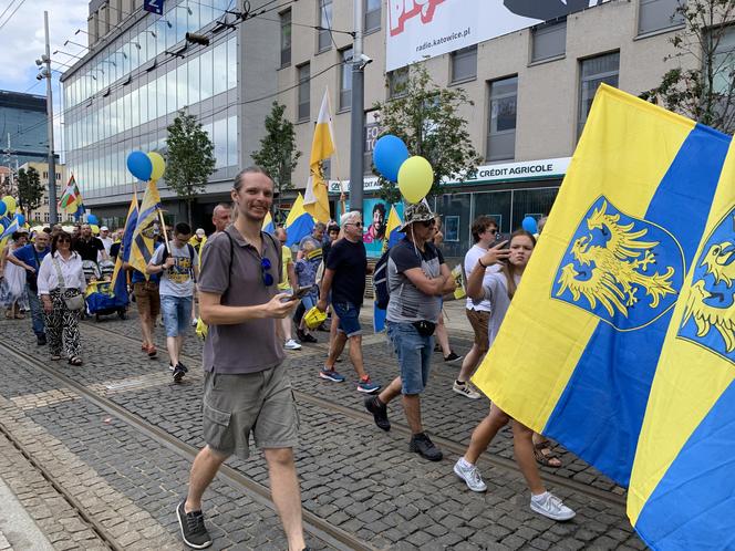 Marsz Autonomii Śląska przeszedł ulicami Katowic. "Hajmatu nie oddomy"