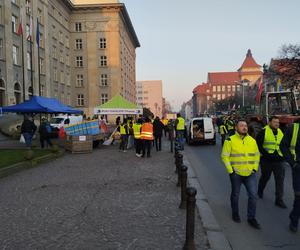 Protest rolników w Katowicach. Zablokowali centrum miasta